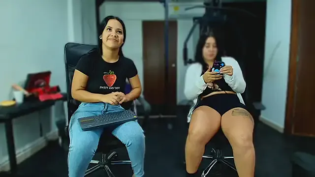 CoupleBigAss Image 13