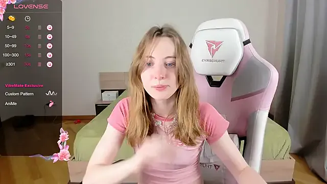 LindaFarmer – webcam model profile photo Image 3