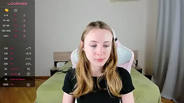 LindaFarmer – webcam model profile photo Image 9