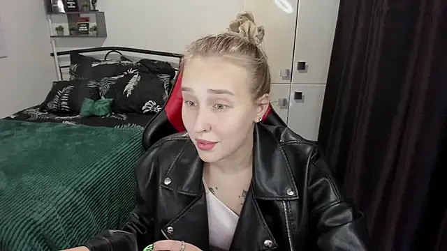 841_yayoi – webcam model profile photo Image 11