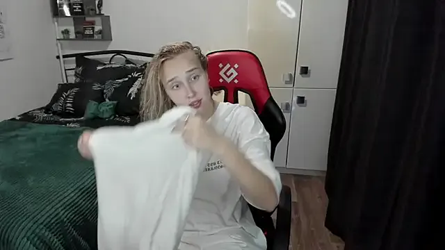 841_yayoi – webcam model profile photo Image 12