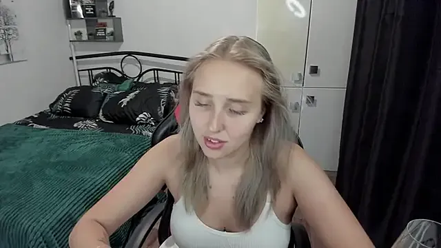 841_yayoi – webcam model profile photo Image 5