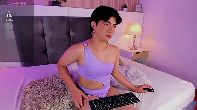 hina_porn – webcam model profile photo Image 6