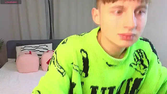 Mia--meow – webcam model profile photo Image 10