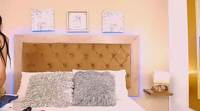 CristalLoren – webcam model profile photo