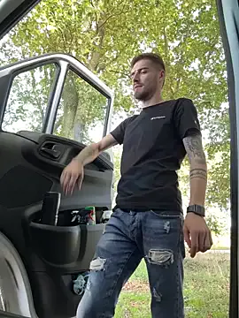 Nonchan_ – webcam model profile photo Image 11