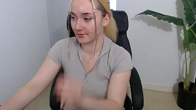 MIZUKI88888 – webcam model profile photo Image 11