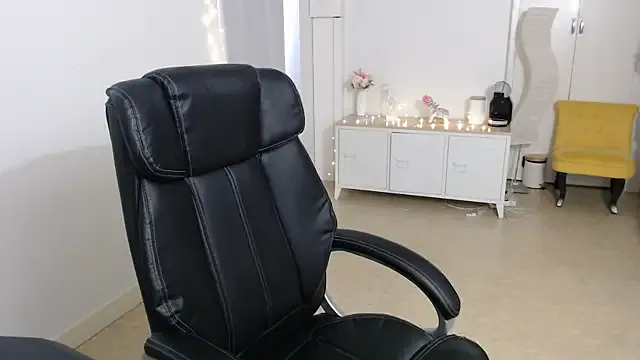 MIZUKI88888 – webcam model profile photo Image 19