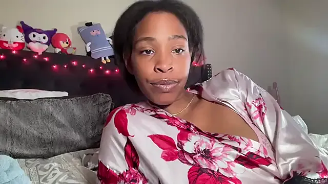 Nonchan_ – webcam model profile photo Image 6