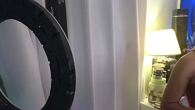 HotBella- – webcam model profile photo Image 10