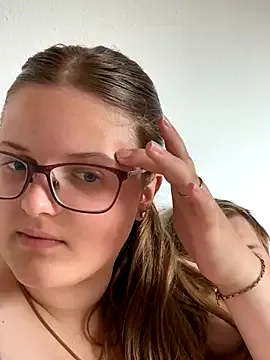 lariic on FreeCamNet Image 13