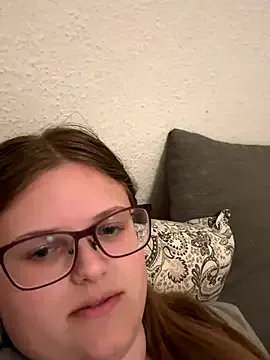 lariic on FreeCamNet Image 18