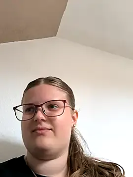 lariic on FreeCamNet Image 8