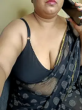 seraphine23 – webcam model profile photo Image 3