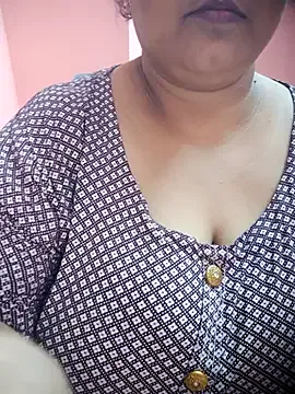 seraphine23 – webcam model profile photo Image 8