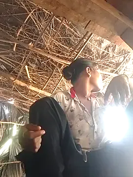 PumaShyXD – webcam model profile photo Image 2