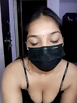 seraphine23 – webcam model profile photo Image 18