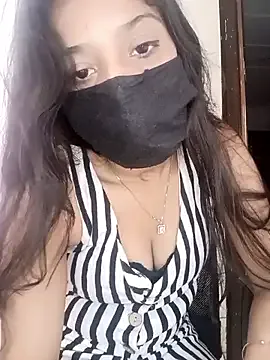 seraphine23 – webcam model profile photo Image 8