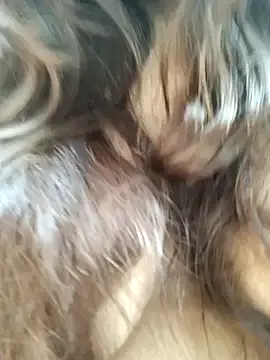 roouse – webcam model profile photo Image 10