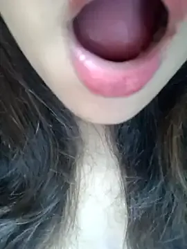 roouse – webcam model profile photo Image 11