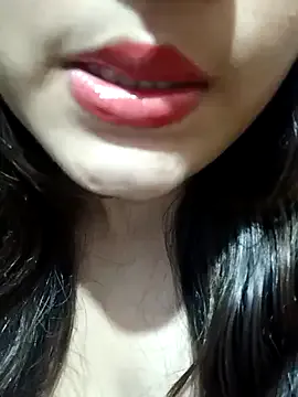 roouse – webcam model profile photo Image 8