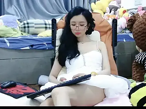 PumaShyXD – webcam model profile photo Image 16