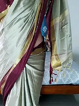  – webcam model profile photo Image 14