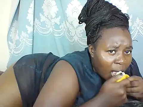 seraphine23 – webcam model profile photo Image 6