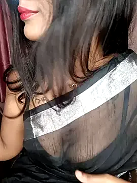 seraphine23 – webcam model profile photo Image 4