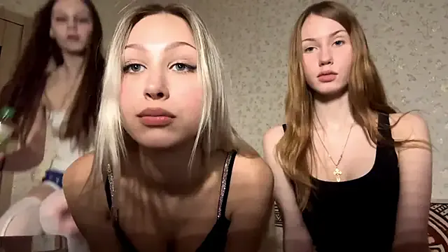 roouse – webcam model profile photo Image 3