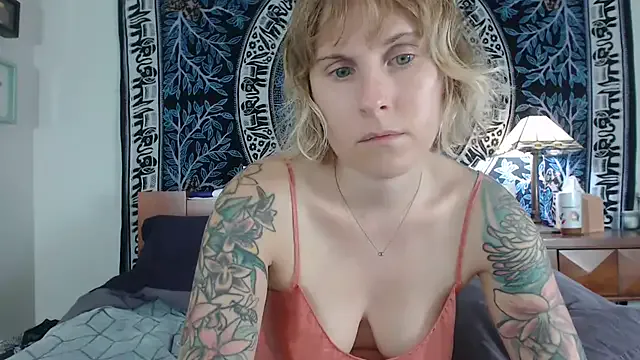 Humsafa-13 – webcam model profile photo Image 7