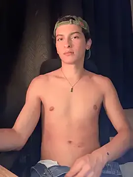 yungmetro56 – webcam model profile photo Image 19