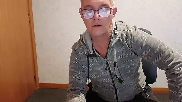 maataaan – webcam model profile photo Image 5