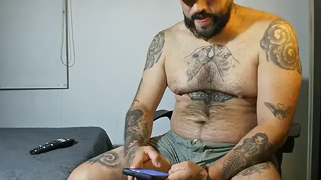  – webcam model profile photo Image 4