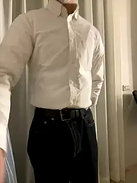  – webcam model profile photo Image 3