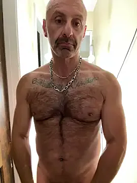  – webcam model profile photo Image 14