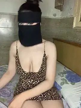  – webcam model profile photo Image 3