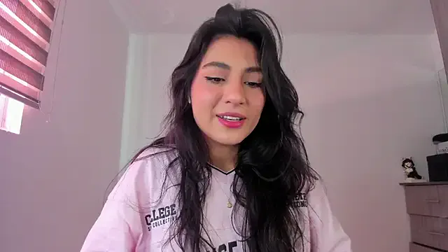 roouse – webcam model profile photo Image 17