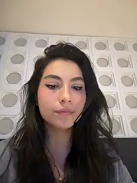 roouse – webcam model profile photo Image 7