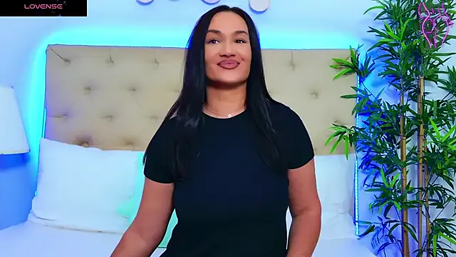 ThelmaJusto – webcam model profile photo Image 19