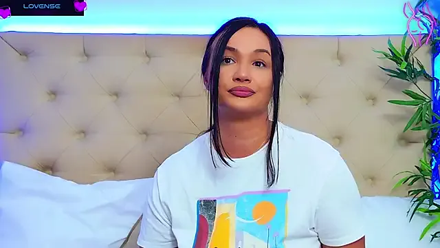 ThelmaJusto – webcam model profile photo Image 2