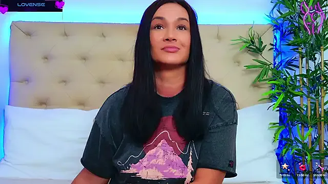 ThelmaJusto – webcam model profile photo Image 4