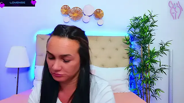 ThelmaJusto – webcam model profile photo Image 5