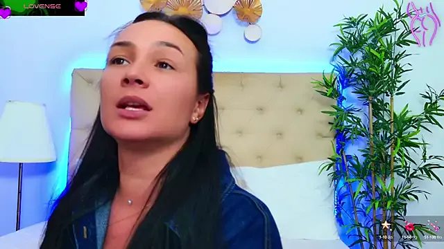 ThelmaJusto – webcam model profile photo Image 9