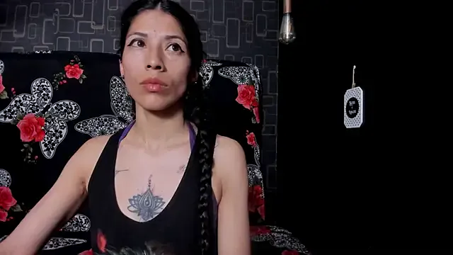 Helena_Karel – webcam model profile photo Image 6