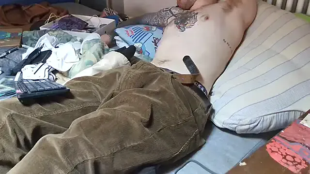 Damn_bro23 on FreeCamNet