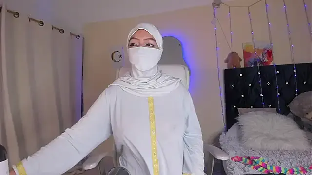 Garima_G – webcam model profile photo Image 4