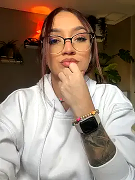 seraphine23 – webcam model profile photo Image 13