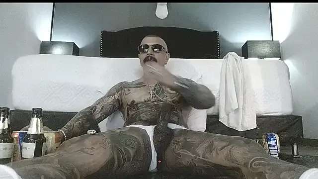 roouse – webcam model profile photo Image 13