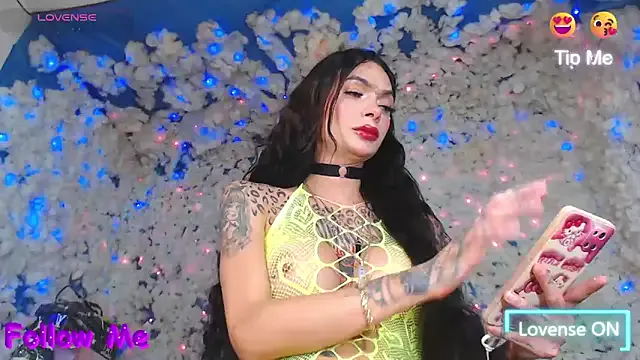 Luana_26 – webcam model profile photo Image 7